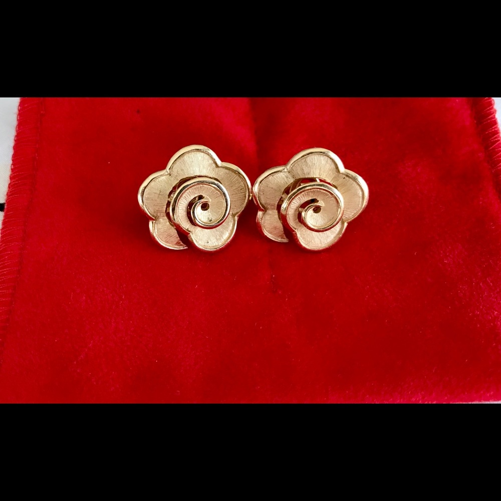Flower vintage earings